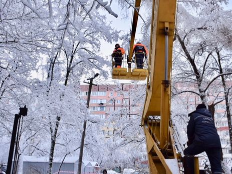 Во Львовской области из-за непогоды обесточены 22 населенных пункта