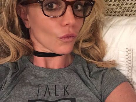 Спирс показала тело в кружевном белье