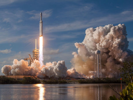 Після успішного запуску Falcon Heavy стала найбільшою ракетою-носієм, використовуваною на цей момент