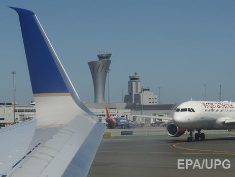 У США літак повернули до аеропорту через голого пасажира, котрий зачинився в туалеті