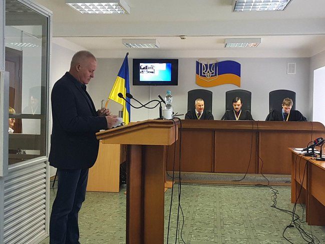 Суд у справі про держзраду Януковича розпочав допит екс-глави Генштабу України Замани. Трансляція