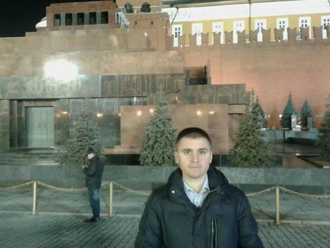 В Киеве напали на коммуниста, который раздавал листовки 