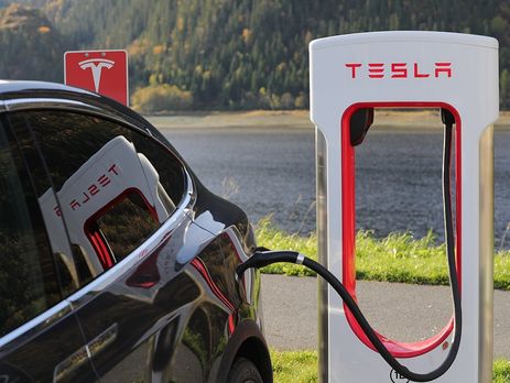 Tesla отчиталась о крупнейшем квартальном убытке в $675 млн