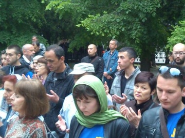На окраине Симферополя собралось более 10 тысяч крымских татар