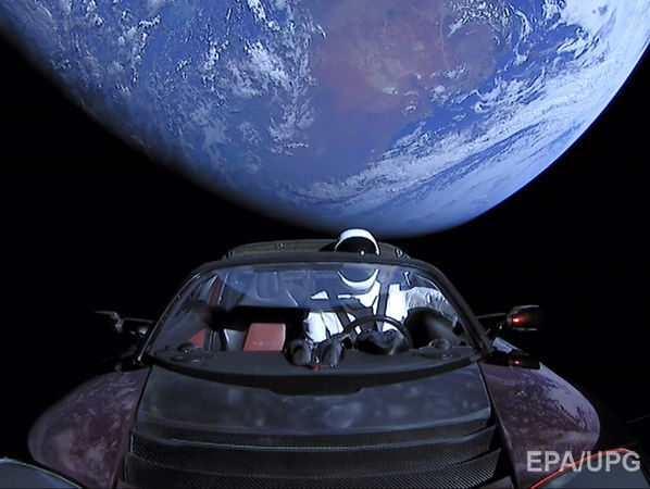 Tesla Roadster, запущенную в космос, зарегистрировали в базе NASA как небесный объект