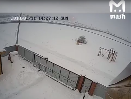 Момент крушения Ан-148 попал на камеру наблюдения. Видео