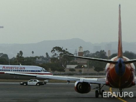В аэропорту Лос-Анджелеса перед взлетом загорелся самолет с пассажирами