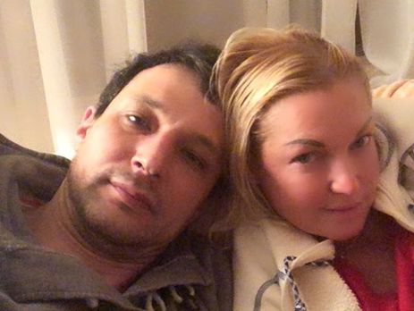 Волочкова продемонструвала поцілунок із новим коханим