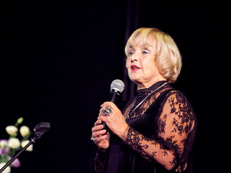 Ада Роговцева попросила Порошенко объявить 2018-й годом утверждения государственного языка