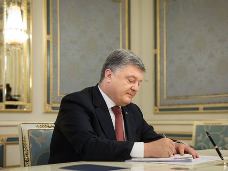 Порошенко утвердил сроки призыва и увольнения в запас срочников в 2018 году