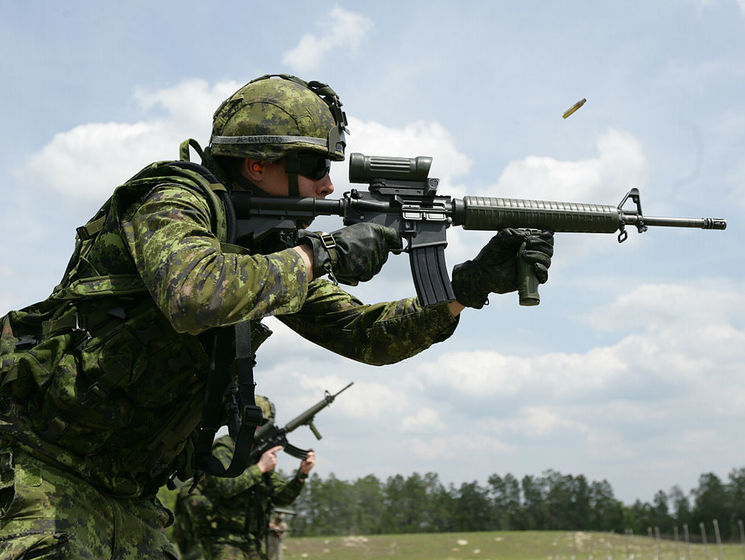 Канадська компанія хоче постачати Україні до 100 тис. штурмових гвинтівок