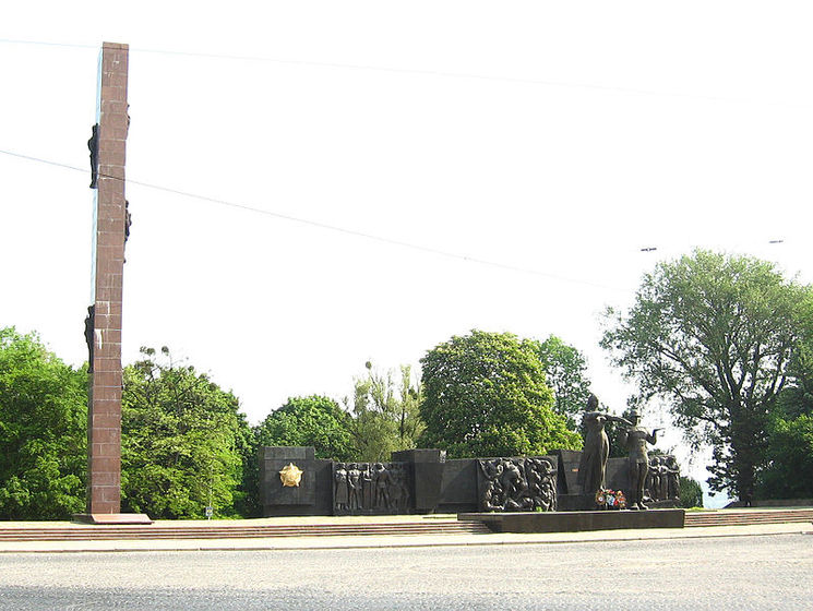 Стелу монумента Славы во Львове демонтируют из-за аварийности конструкций – мэрия