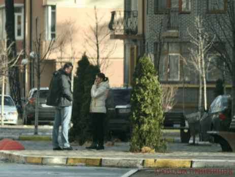 Мер Ірпеня повернувся у квартиру до дружини, з якою розлучився після вручення підозри – ЗМІ