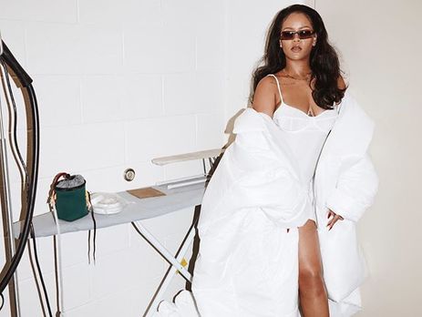 В день рождения Рианны обнародовали ее детский снимок