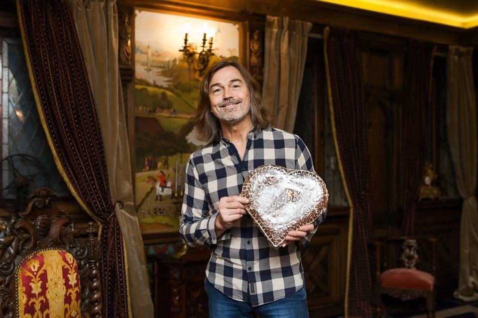 За лікування пальця Сафронова страхова компанія заплатила 9 млн руб.