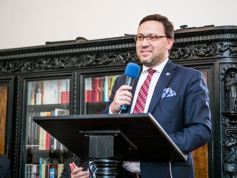 Замглавы МИД Польши заявил, что Варшава не может согласиться с запретом на эксгумацию захороненных в Украине поляков