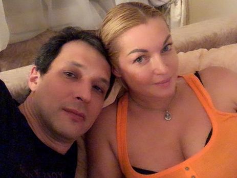 Волочкова в пижаме показала романтический обед с любовником