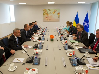 НАТО обсудит ситуацию в Украине 21-22 мая