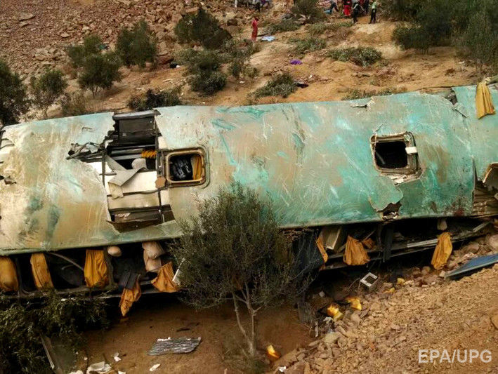 У Перу автобус упав у прірву, загинуло 44 людини
