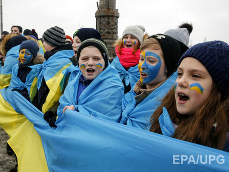 Більшість українців уважає, що українська мова має бути єдиною державною