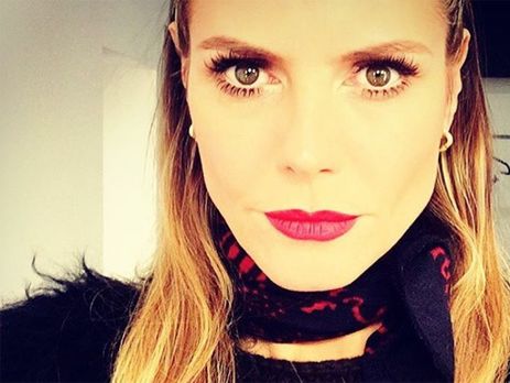 Клум показала архивные снимки в стиле ню