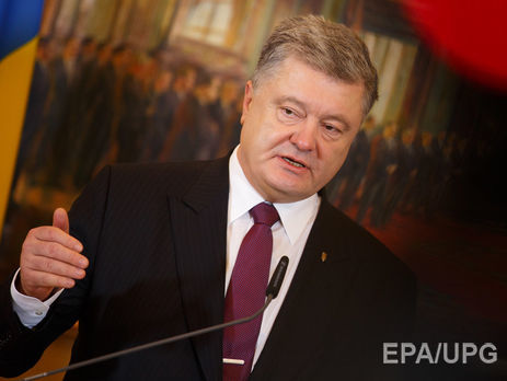 Порошенко: Нельзя допускать, чтобы ученые вынуждены были покидать Украину