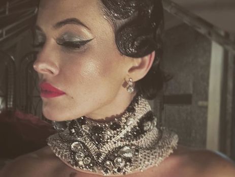 Астаф'єва показала тіло у чорній білизні та прозорому боді