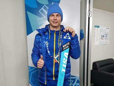 Украинский олимпийский чемпион Абраменко подарил лыжу музею в Лозанне