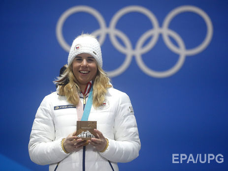 Чешская спортсменка Ледецкая на Олимпиаде 2018 завоевала золотые медали в соревнованиях на лыжах и сноуборде