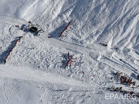 У французьких Альпах 12-річний хлопчик упав зі 150-метрової скелі й загинув
