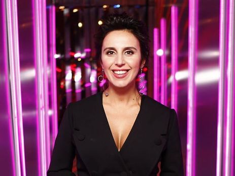 Беременная Джамала показала фигуру в облегающем черном платье