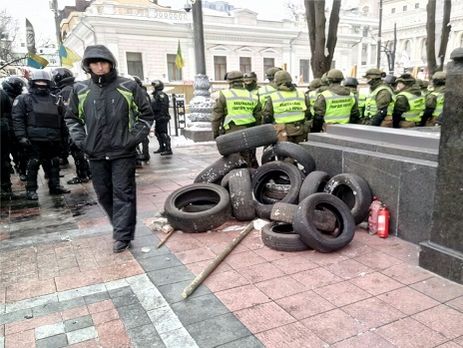 Во время столкновений под Верховной Радой пострадали 11 правоохранителей – МВД
