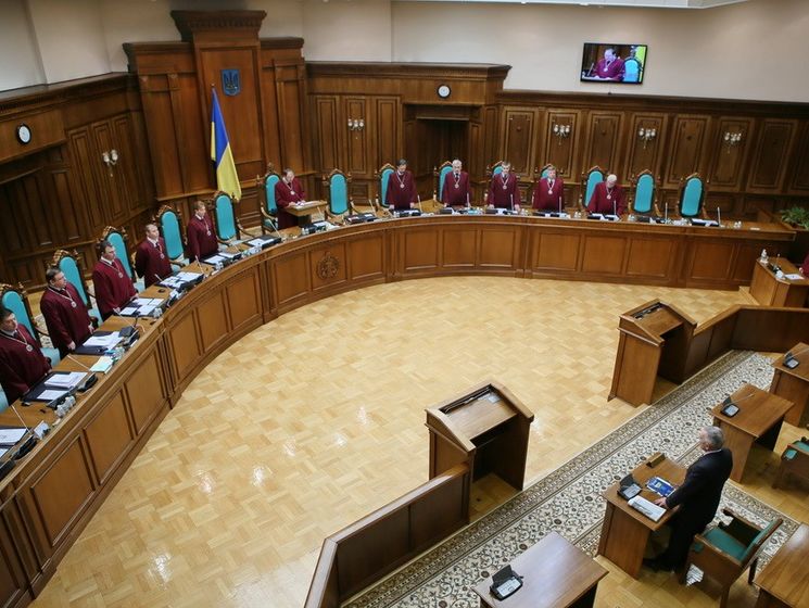 Порошенко призначив суддями Конституційного Суду Головатого і Лемака