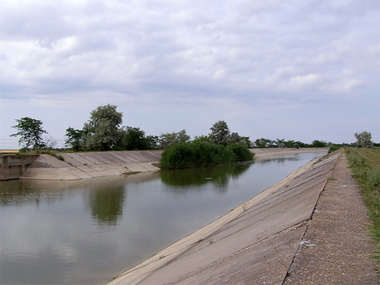 Крымские "власти" обещают заполнить феодосийское водохранилище водой из рек