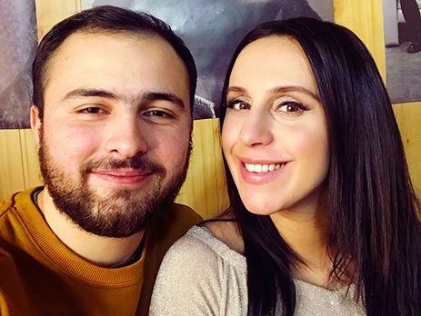 Беременная Джамала обнародовала подборку снимков с мужем