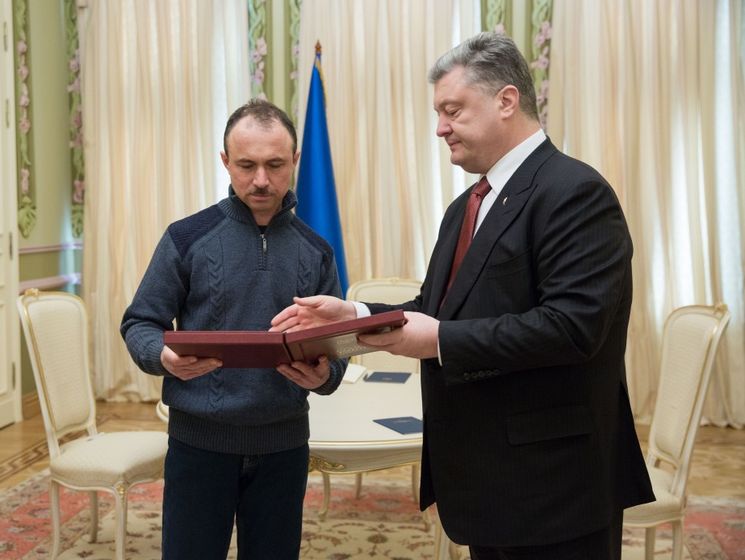 Порошенко присвоил звание Героя Украины крымскому татарину Аметову, убитому в Крыму в марте 2014 года