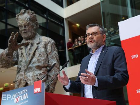 Німецькі соціал-демократи погодилися на коаліцію з партією Меркель