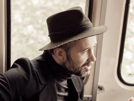 Бабкин отпустил волосы