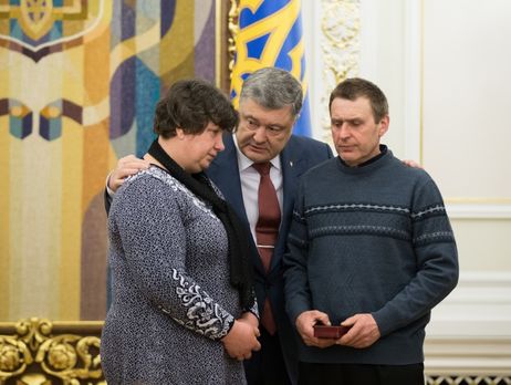 Порошенко посмертно наградил орденом 