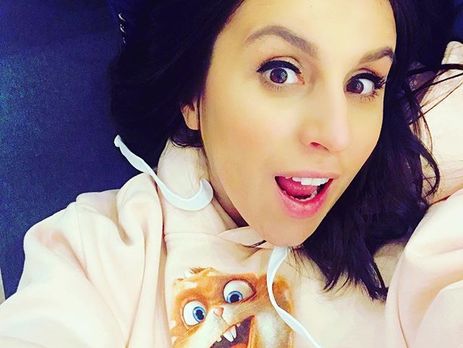 Вагітна Джамала показала живіт у відвертій чорній сукні