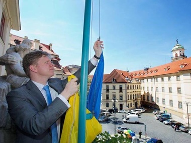 В Чехии вывесили украинские флаги: с начала Евромайдана прошло полгода. Фоторепортаж