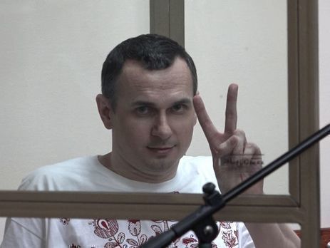 Олег Сенцов працює сам на себе і чекає звільнення – адвокат
