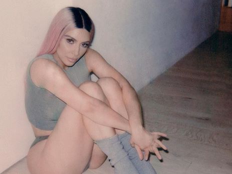 Ким Кардашян показала, как катается на лыжах