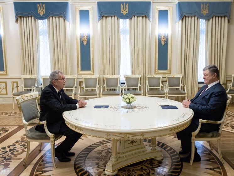 Президент Австрии заявил, что в Вене серьезно изучают вопрос введения миротворцев на Донбасс