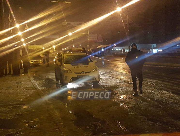 У Києві невідомий кинув вибухівку в поліцейських