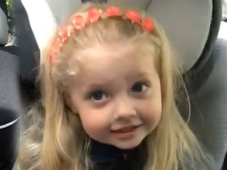 Дочь Пугачевой и Галкина станцевала дома перед камерой