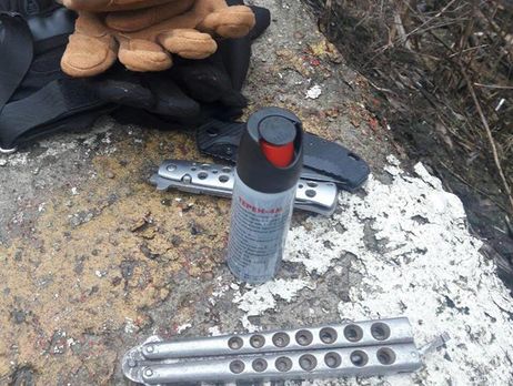 На границе Львовской и Закарпатской областей полиция остановила несколько автомобилей, перевозивших оружие 