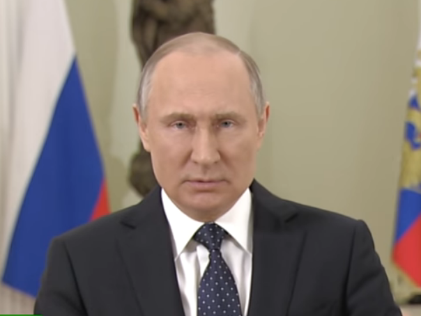 Путін закликав не ухилятися від голосування на виборах. Відео