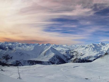 Глава грузинського МОЗ повідомив, що у постраждалого на гірськолижному курорті в Грузії українця перелом руки і травма голови