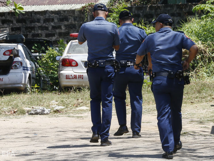 На Філіппінах літак врізався у житловий будинок. Загинуло щонайменше 10 осіб